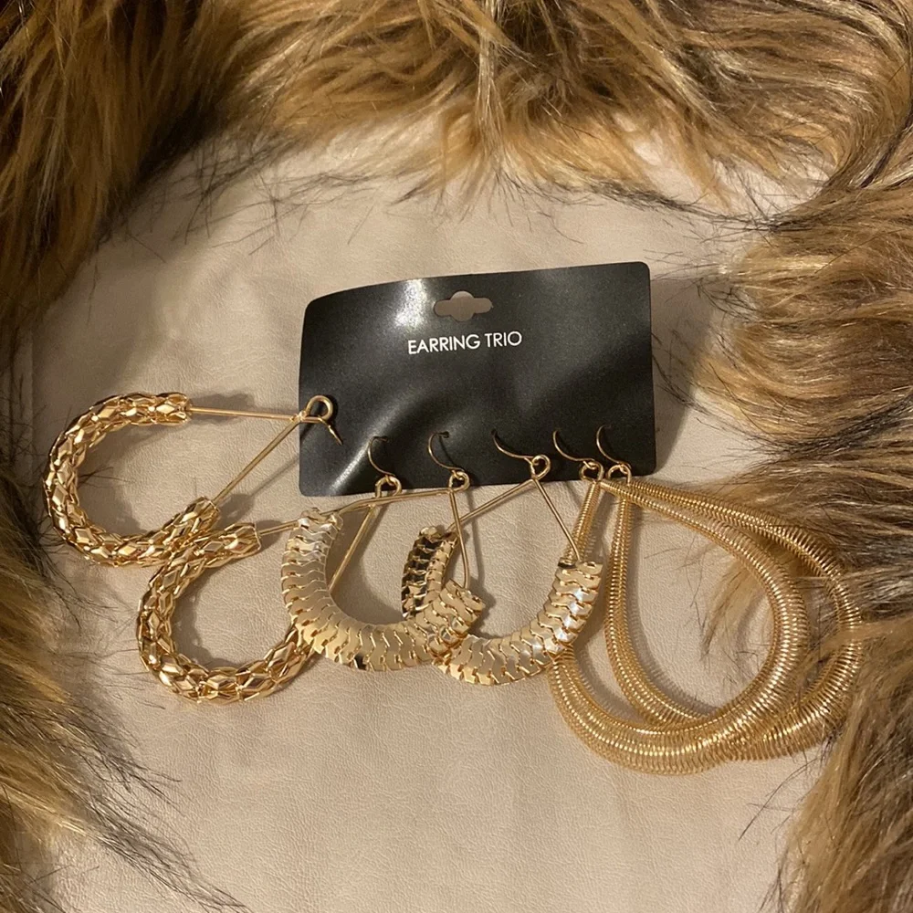 EARRING TRIO - Three pairs of earrings  #116 - Picture 3 of 4